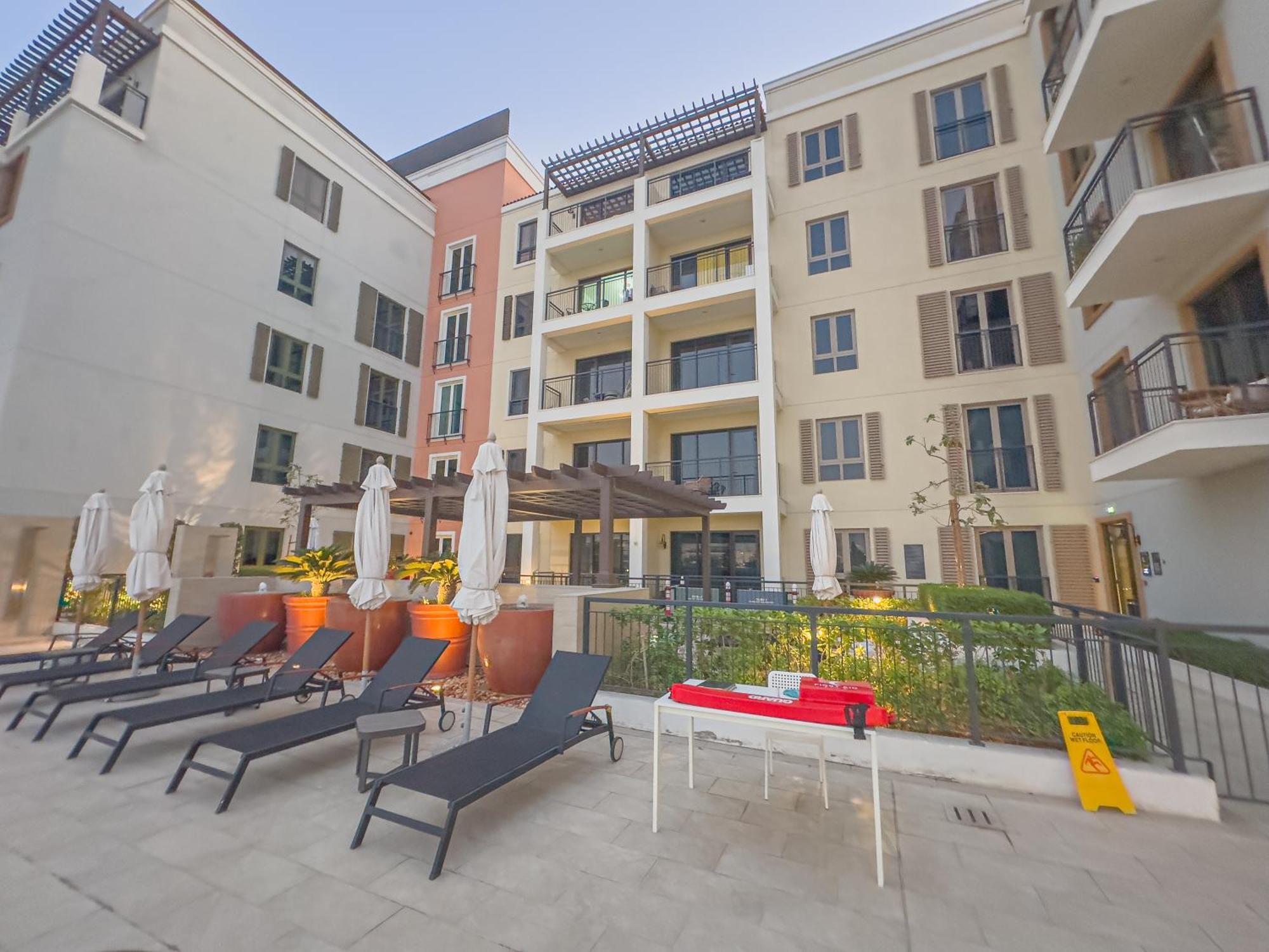 Apartment Escape24 - Luxury 2br In La Rive 3 With Access At La Jumeriah 1