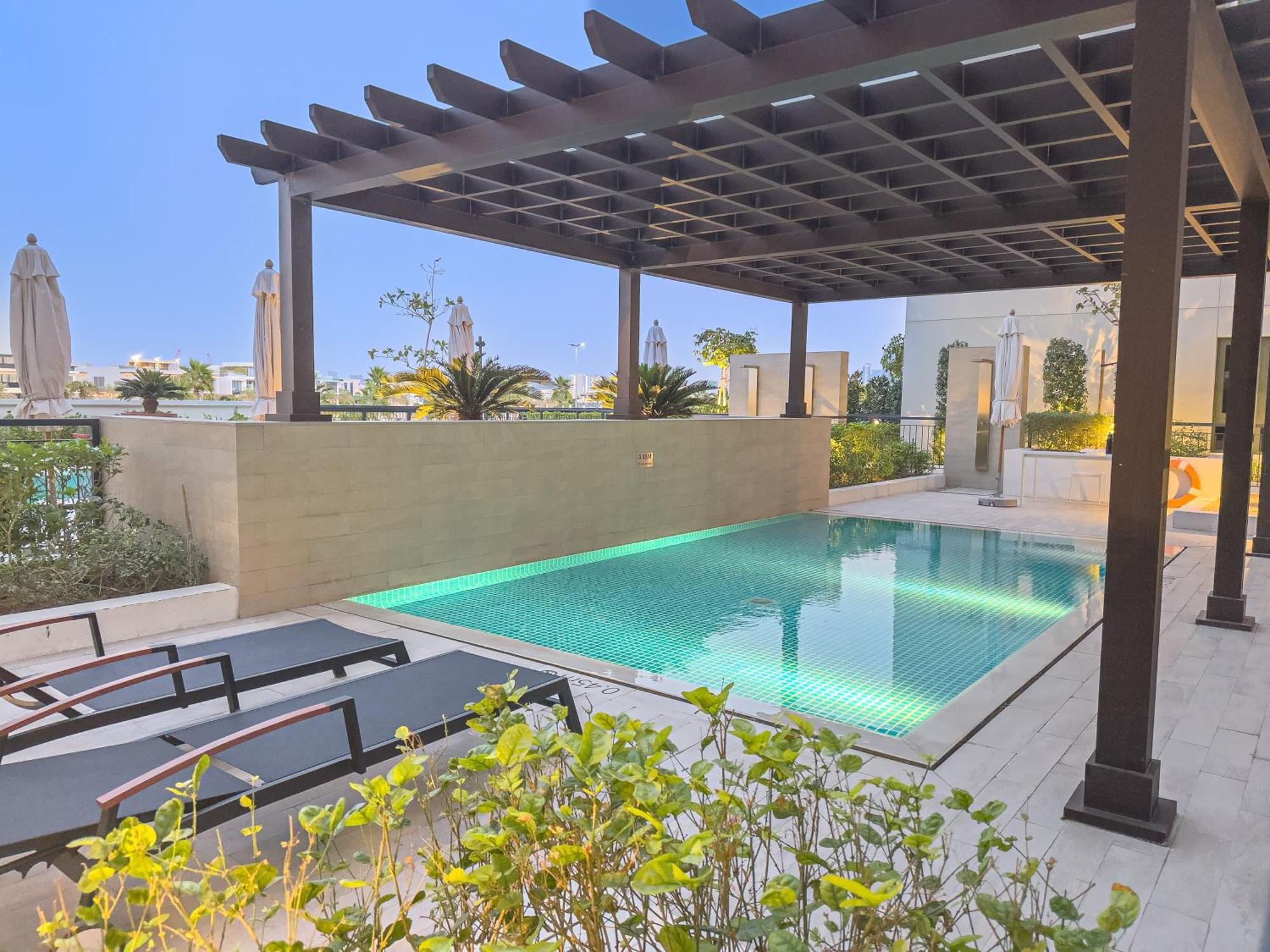 Apartment Escape24 - Luxury 2br In La Rive 3 With Access At La Jumeriah 1