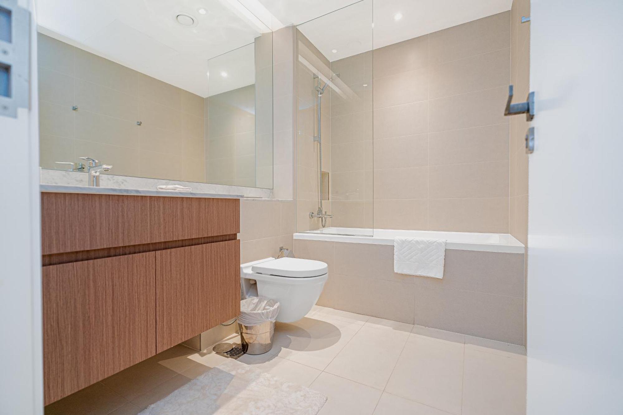 Escape24 - Luxury 2br In La Rive 3 With Access At La Jumeriah 1 *