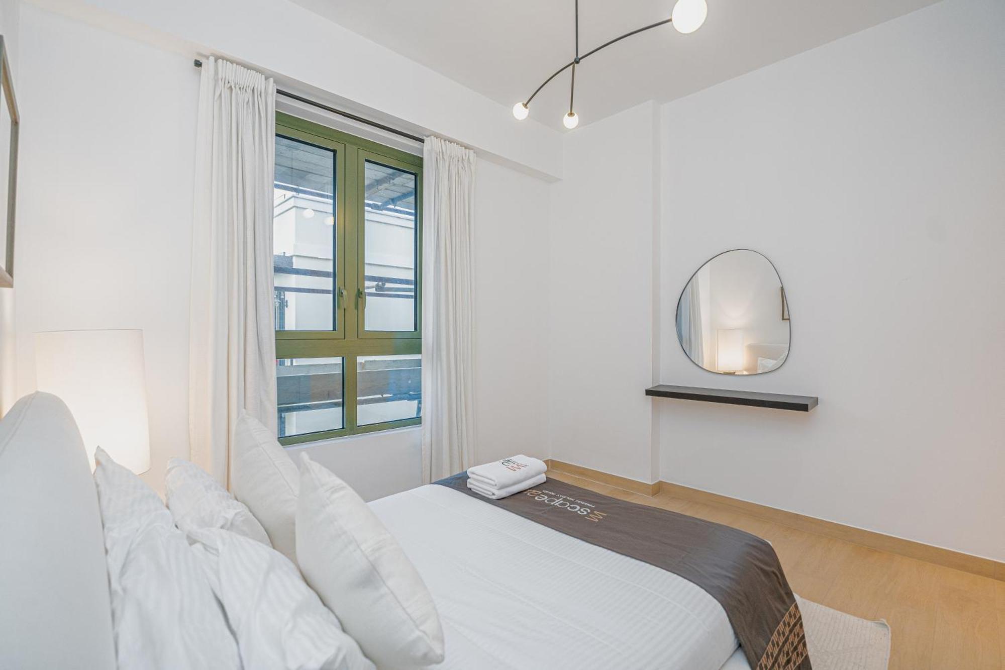 Apartment Escape24 - Luxury 2br In La Rive 3 With Access At La Jumeriah 1