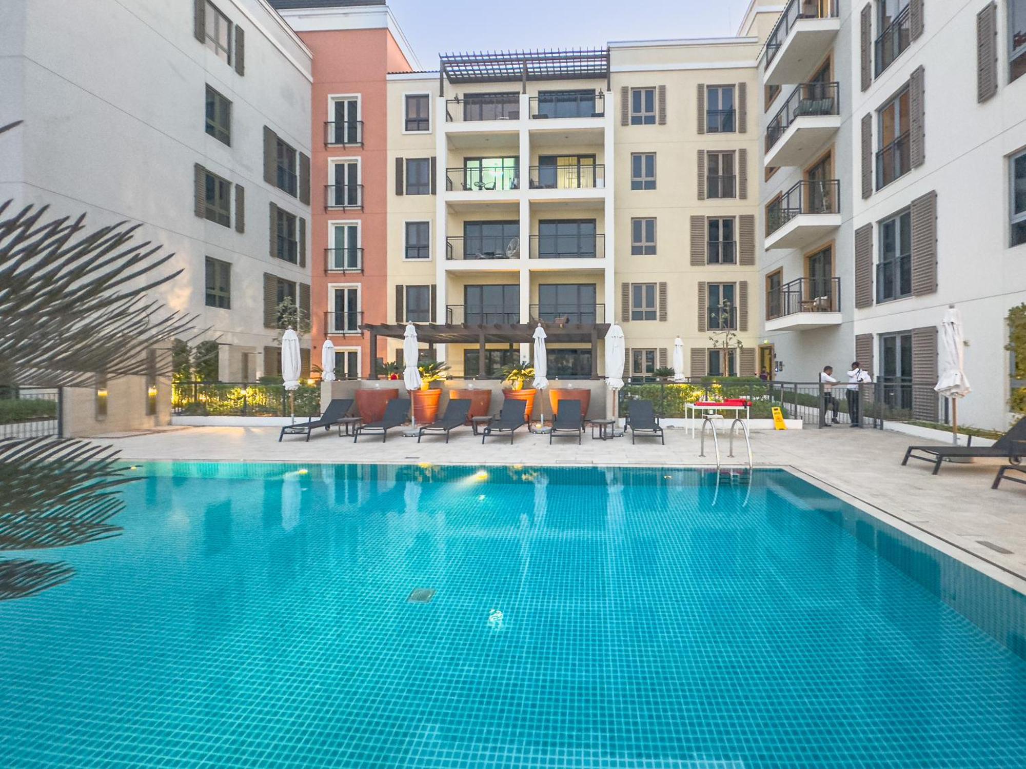 Escape24 - Luxury 2br In La Rive 3 With Access At La Jumeriah 1